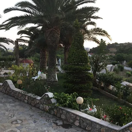 Katerina In Kokkali Leros בית נופש